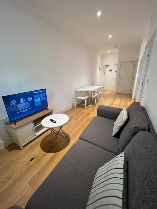 Cozy Modern Apartment In Croydon Central Zewnętrze zdjęcie