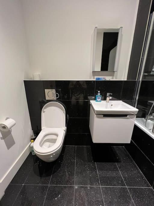 Cozy Modern Apartment In Croydon Central Zewnętrze zdjęcie