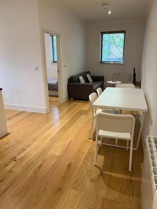 Cozy Modern Apartment In Croydon Central Zewnętrze zdjęcie